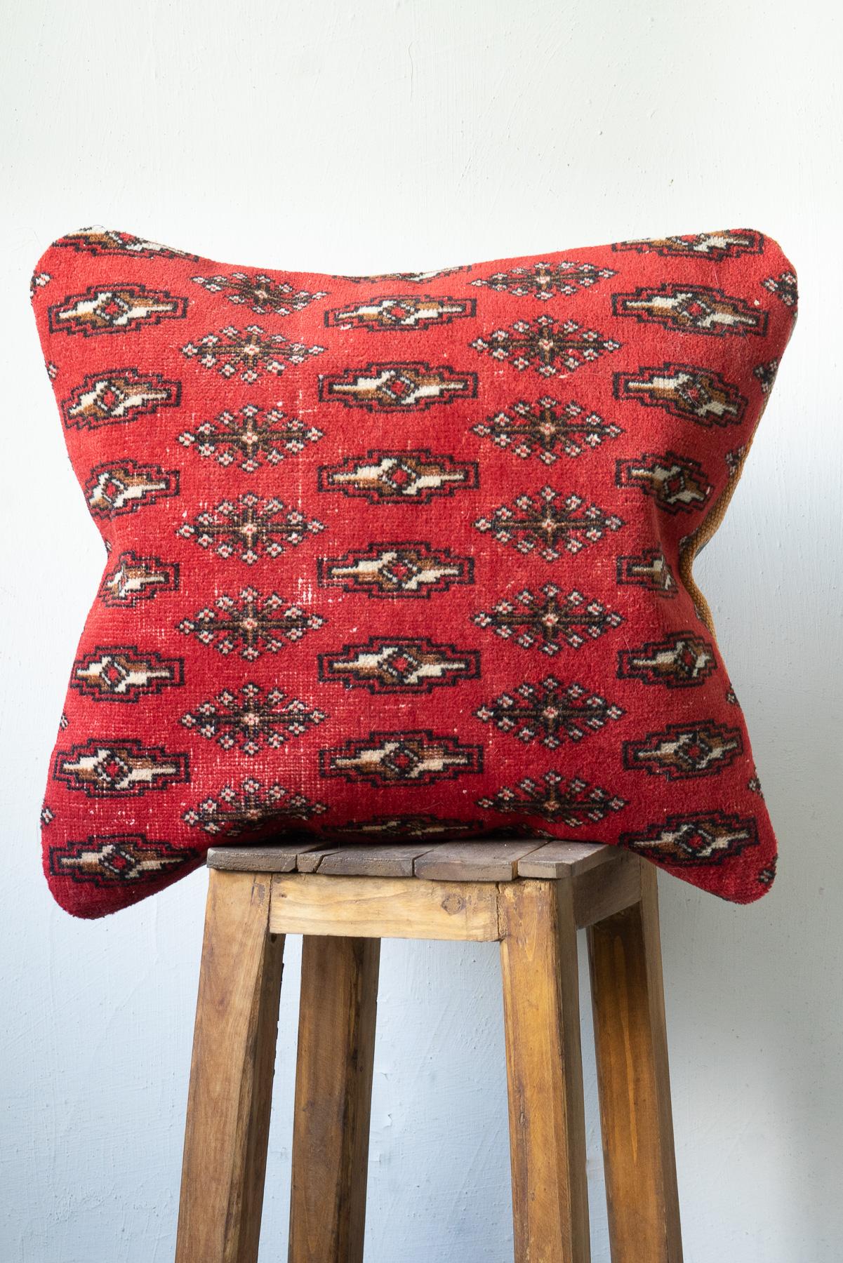 CUS230 Torkaman Carpet Cushion