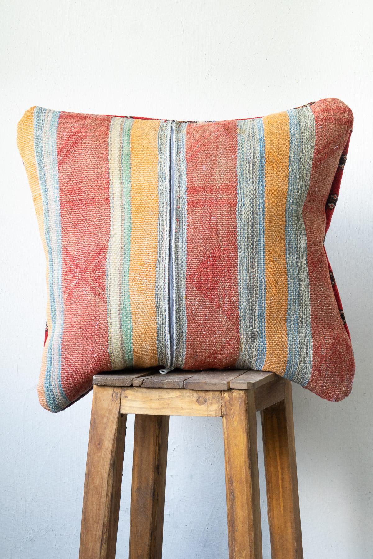 CUS230 Torkaman Carpet Cushion 4