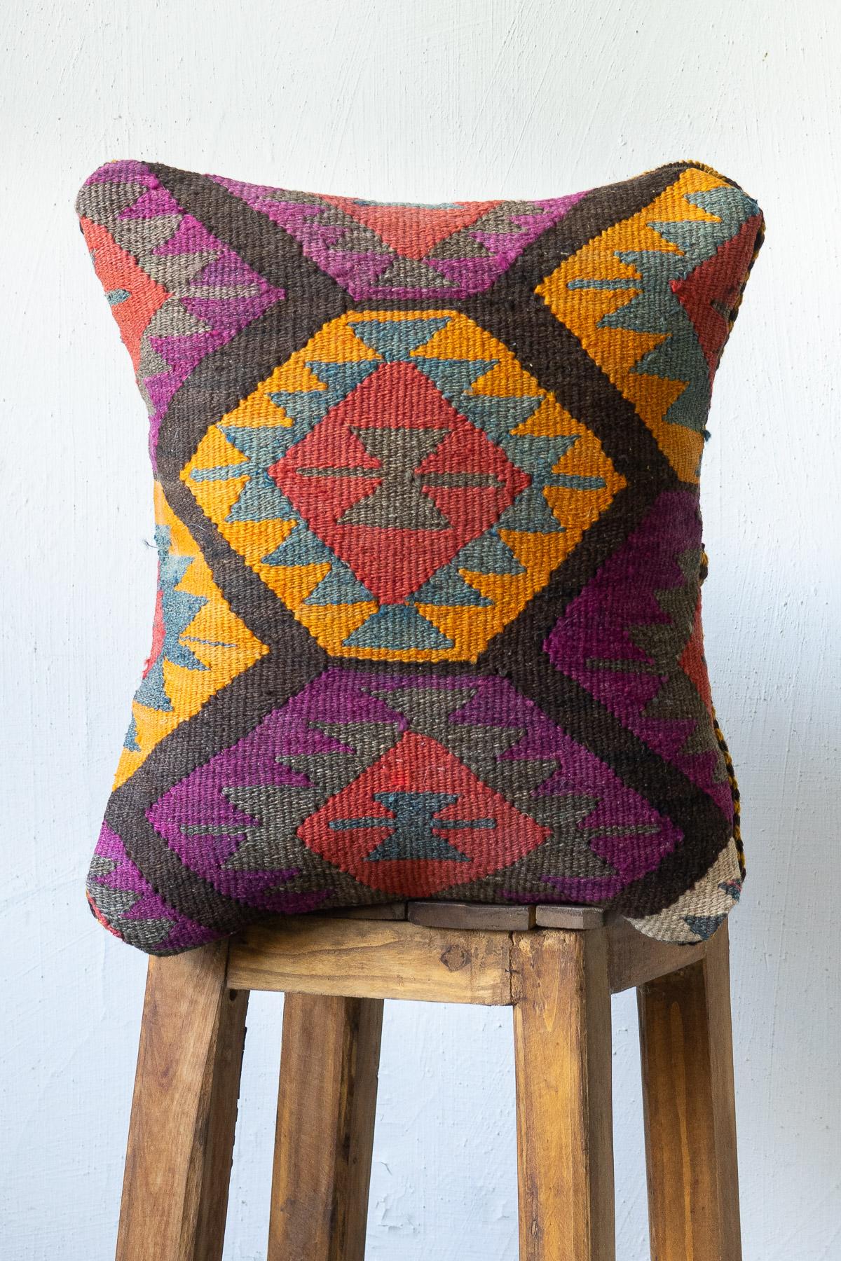 CUS247 1 Azarbaijian Kilim Cushions