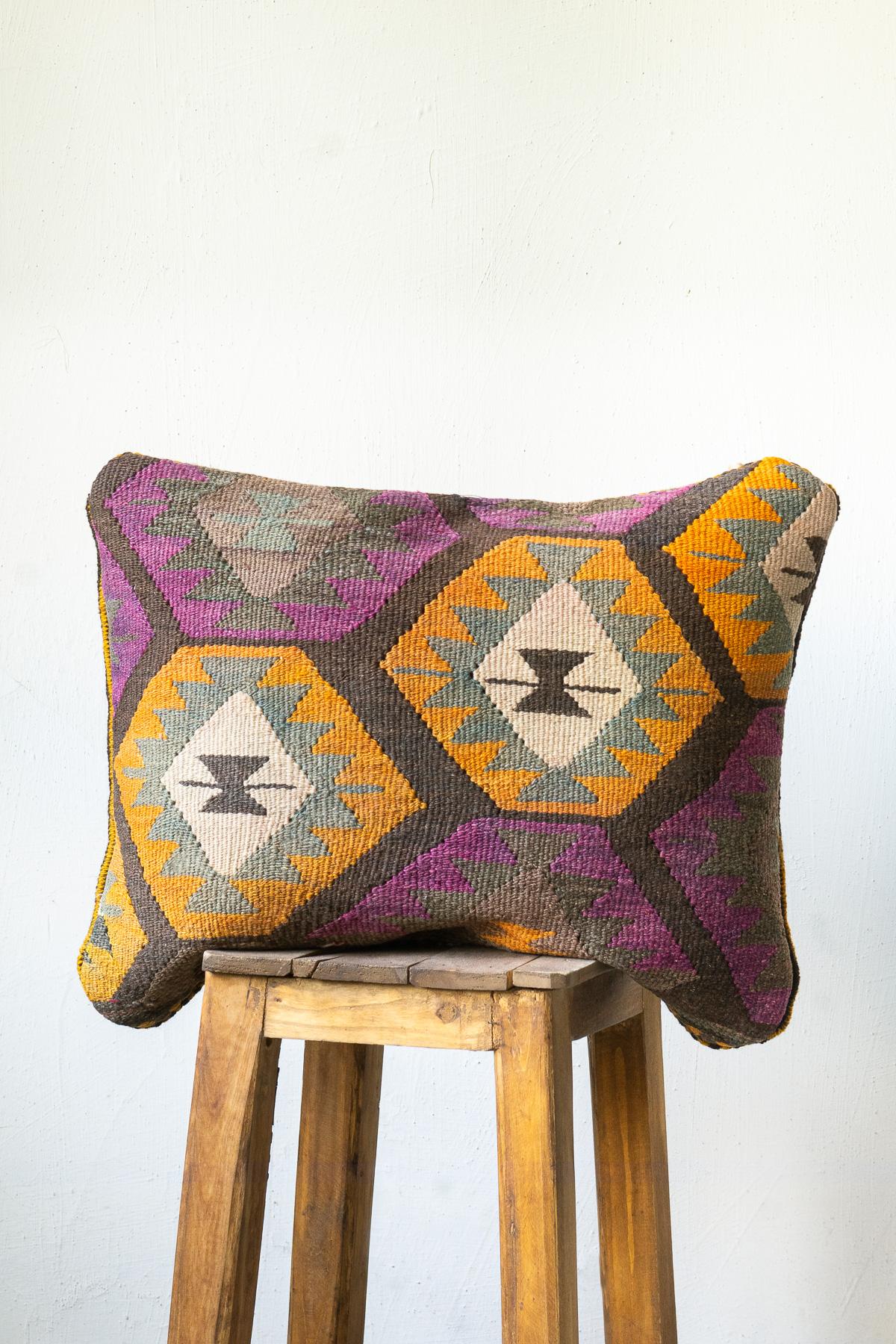 CUS249 2 Azarbaijian Kilim Cushions