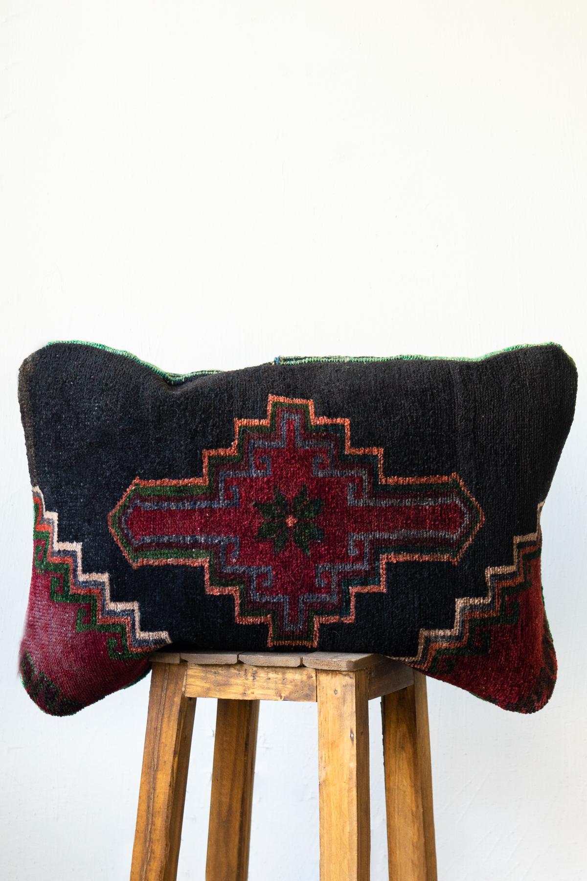 CUS255 Luri Carpet Cushion