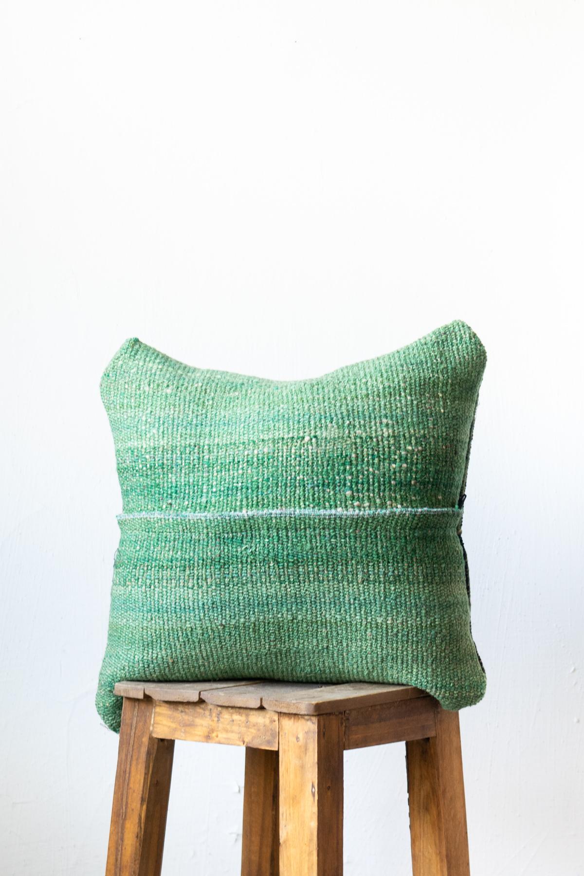CUS261 Simple Green Kilim Cushions 3