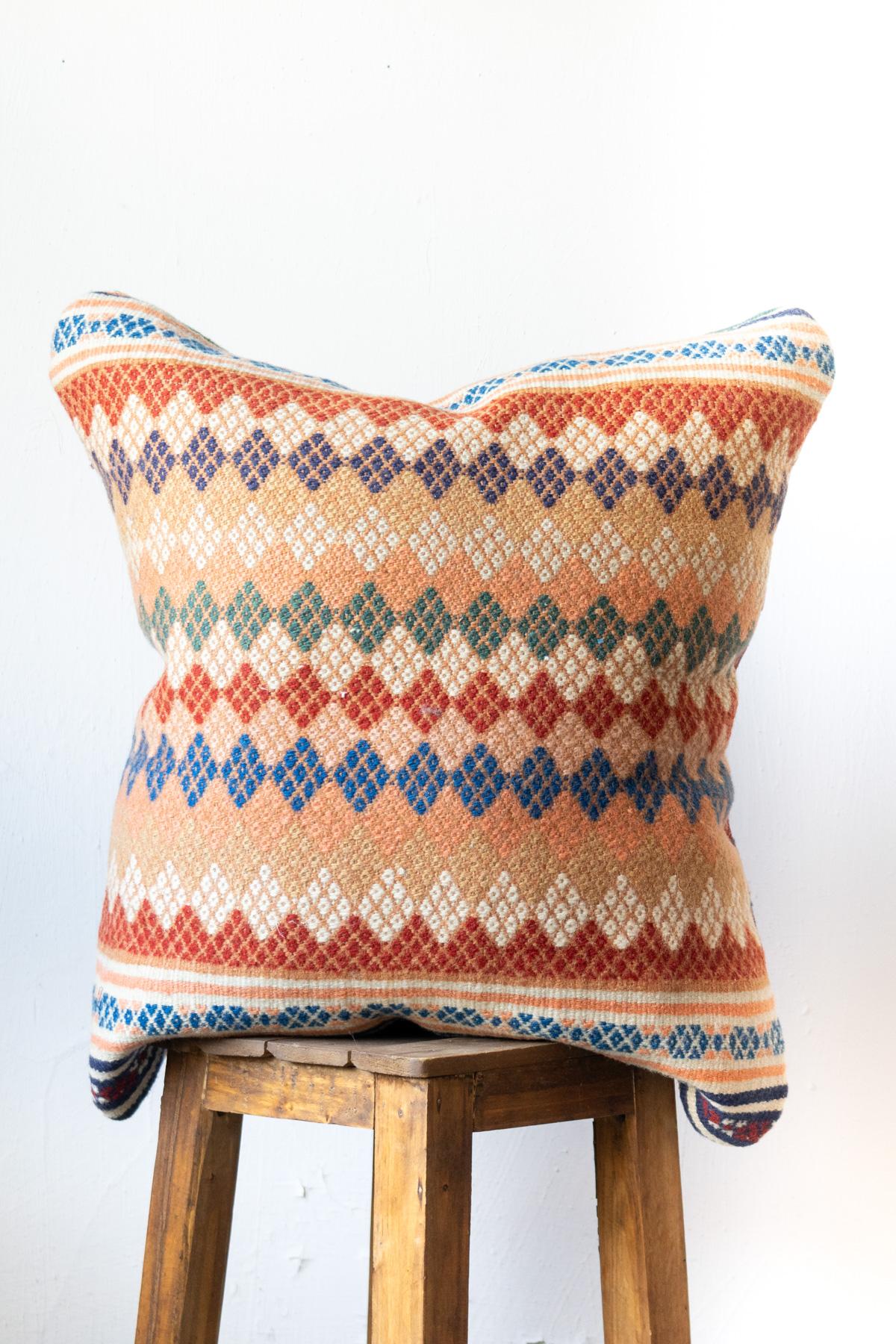 CUS266 1 Diamond Qashqai Kilim Cushions