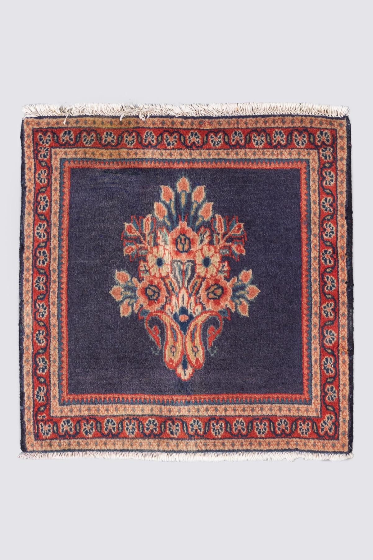 Sarouk Fine Vase Carpet