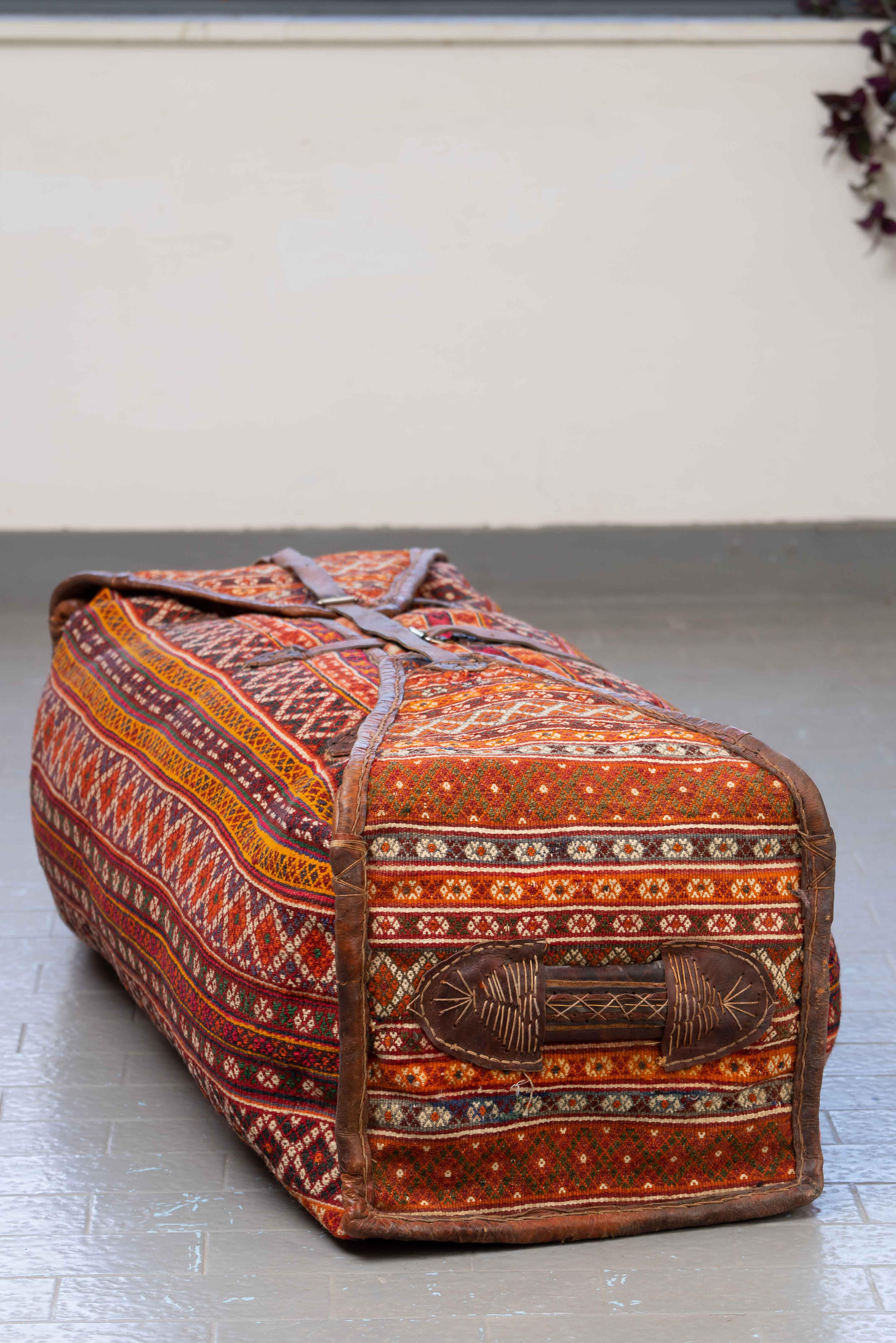 MAF010 Blanket Box 3