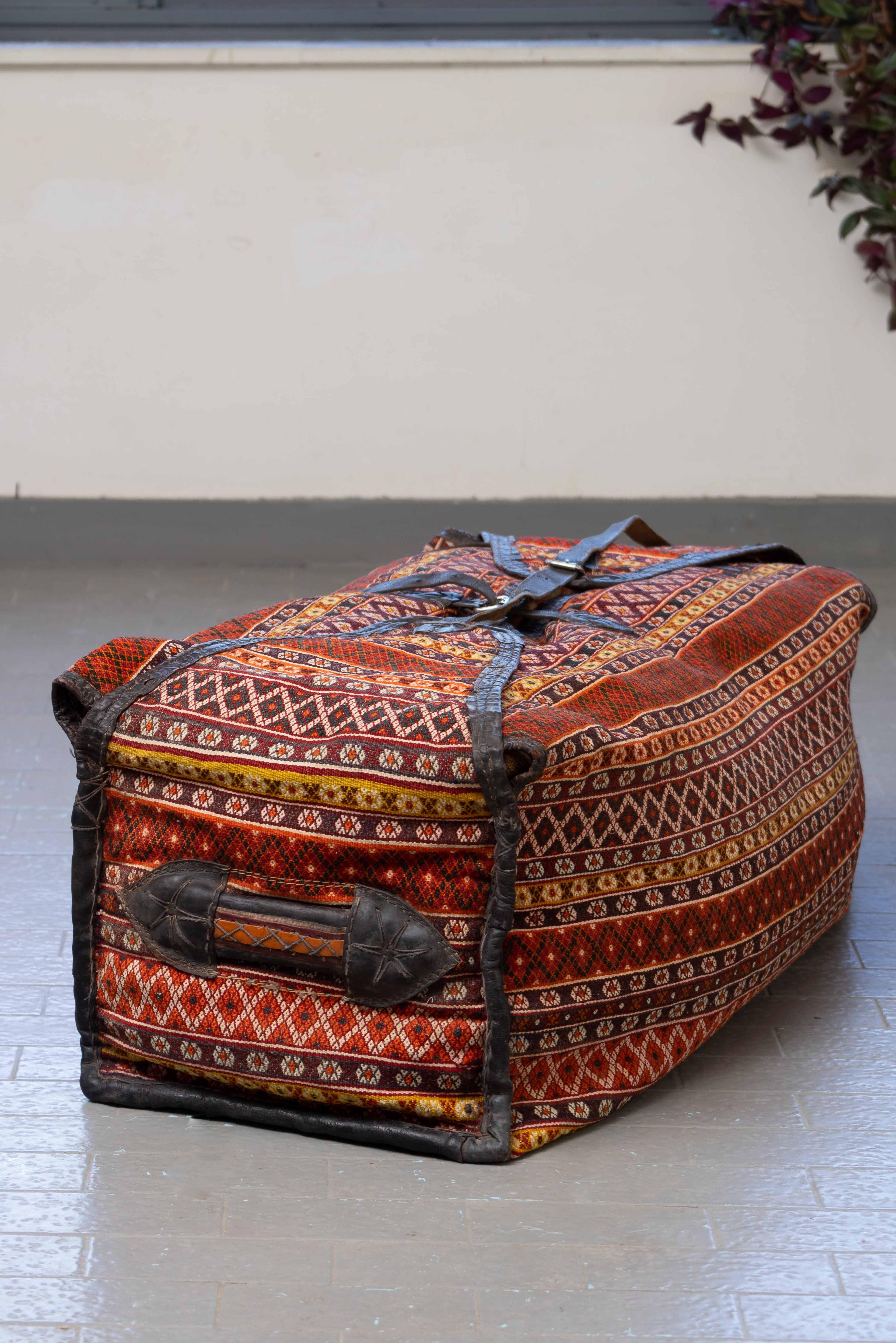 MAF015 Blanket Box 3