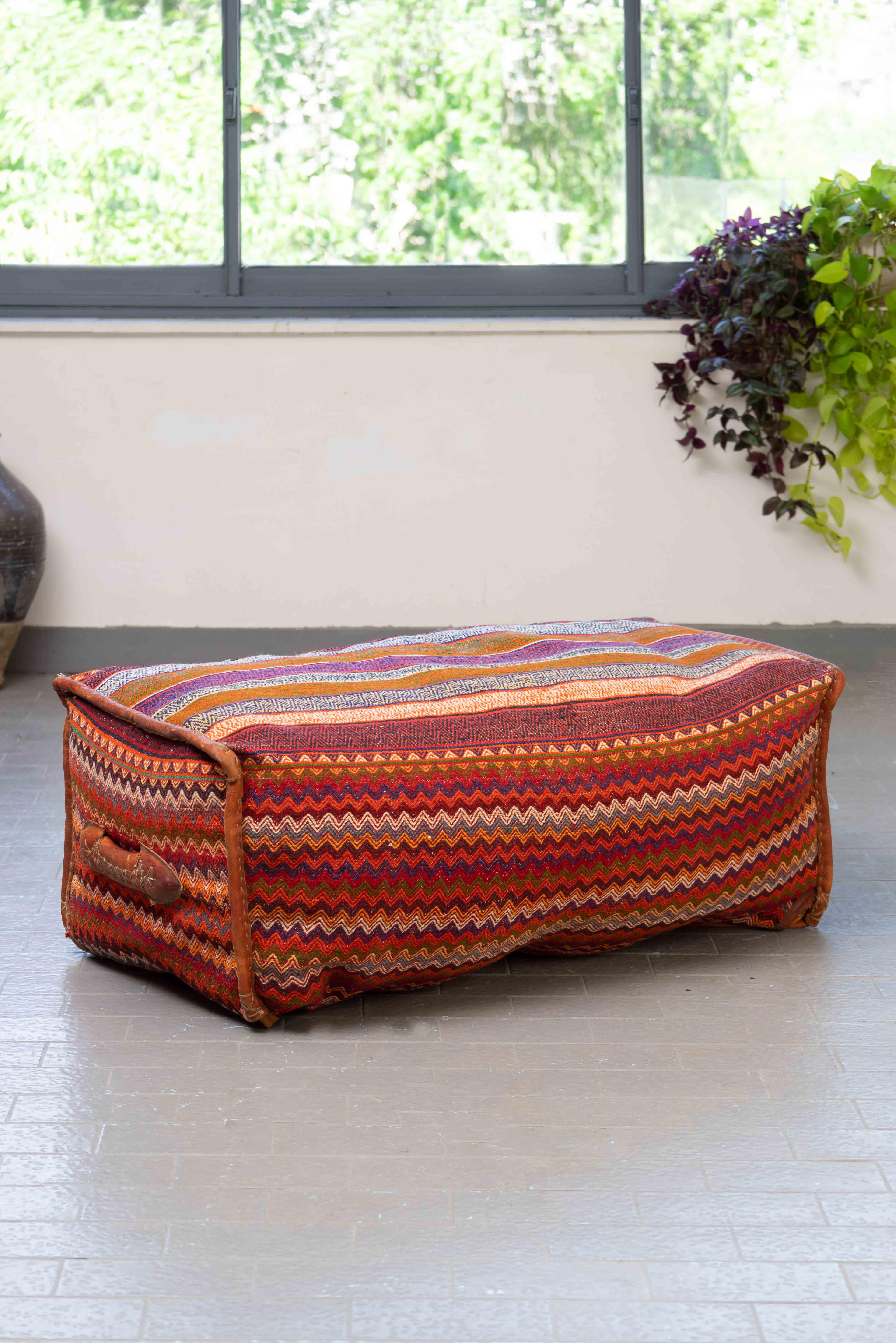 MAF018 Blanket Box 1