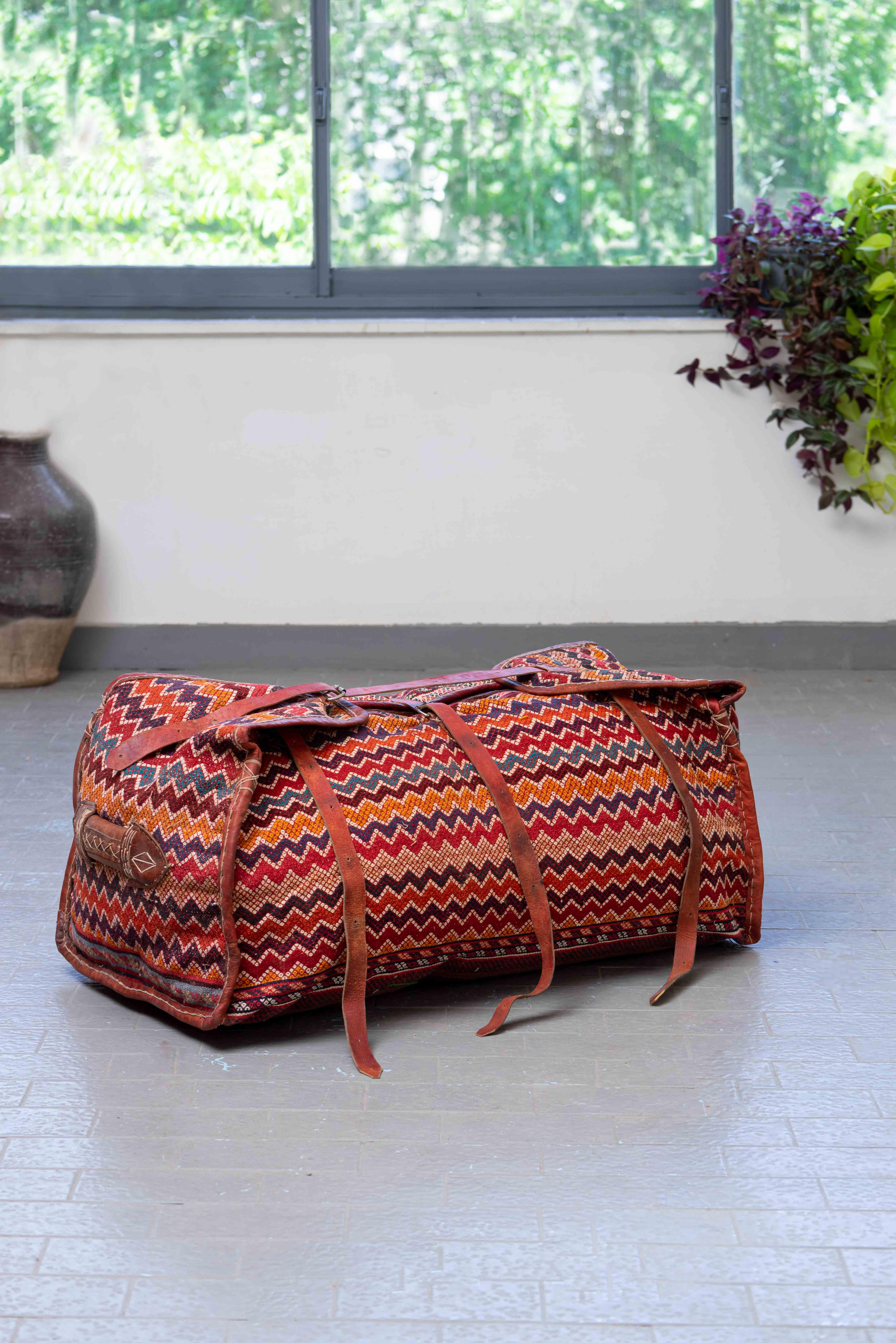 MAF022 Blanket Box 2